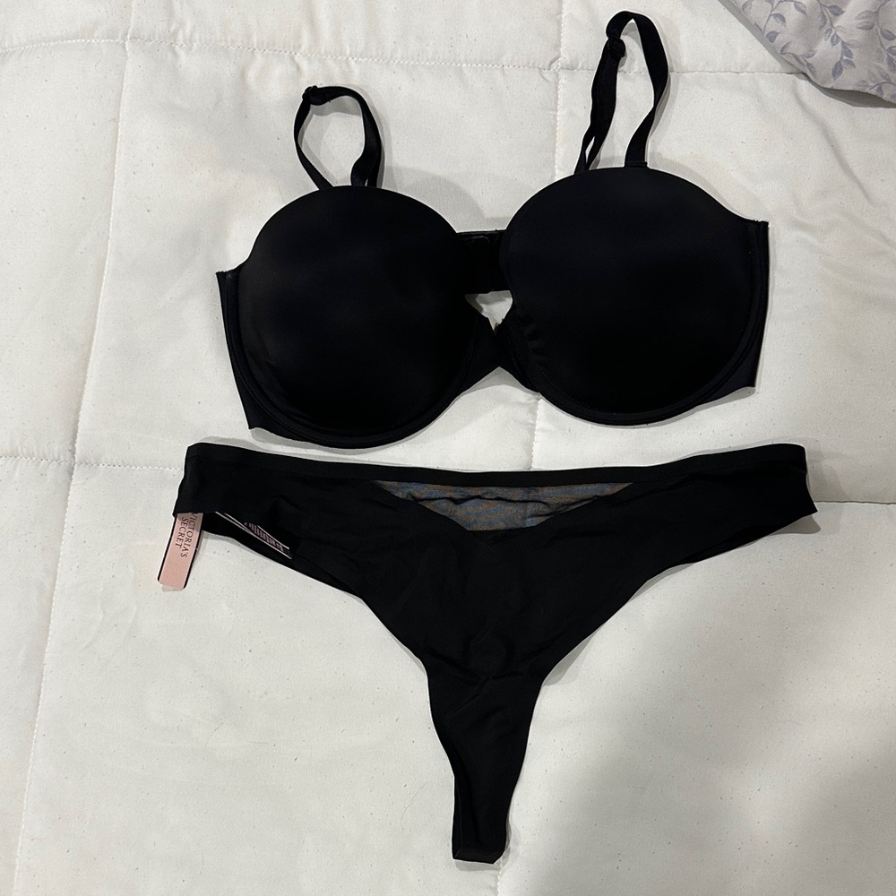 Victoria's Secret Elegant Black Bra and Thong Set